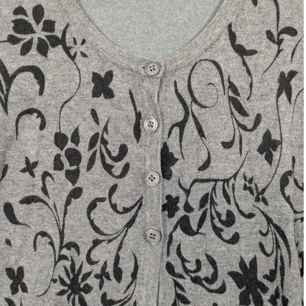 Lane Bryant Womens Gray Black Floral Knit Short Sleeve Cardigan Size 14/16 - Picture 3 of 7